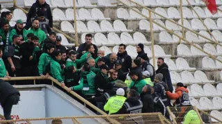 Boluspor-Sakaryaspor maçında tribünler karıştı