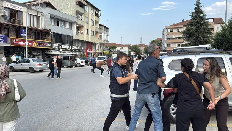 Bungalovdaki gizli kamera skandalında mahkeme çıkışı gerginlik