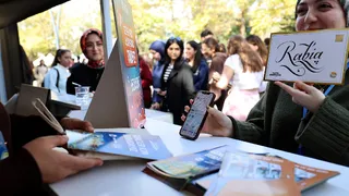 Büyükşehir belediyesinden üniversiteli gençlere hediyeler