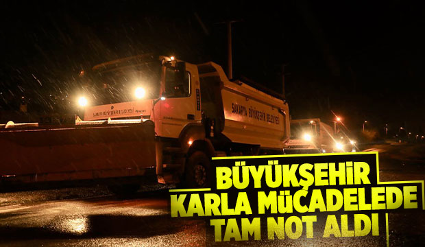 Büyükşehir ekipleri gece boyu yolları açtı