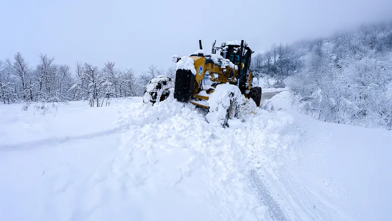 Büyükşehir’den 5 ilçede kar mesaisi