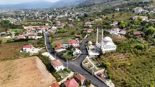Büyükşehirden Akyazı'da 3 Mahalle'de asfalt çalışması