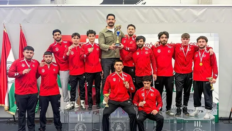 Büyükşehir’in milli sporcularından Macaristan’da çifte madalya