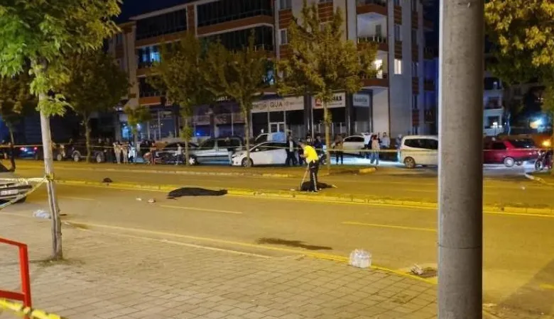 Caddede yürüyüşe çıkan gelin ve görümce kazada öldü