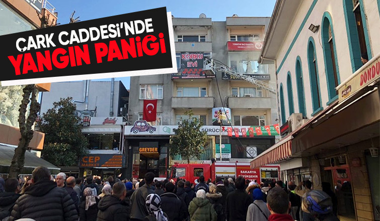 Çark Caddesi nde korku evi yandı