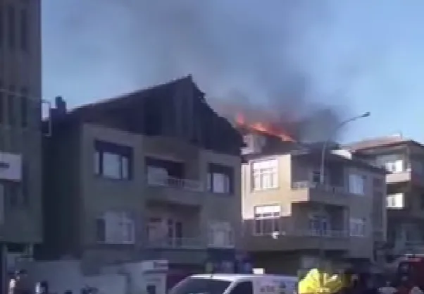 Çatı katı yandı