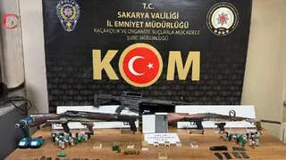 Cephanelik gibi evden suikast silahı çıktı