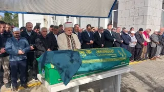  Çeşminaz Aydoğdu Dualarla Defnedildi