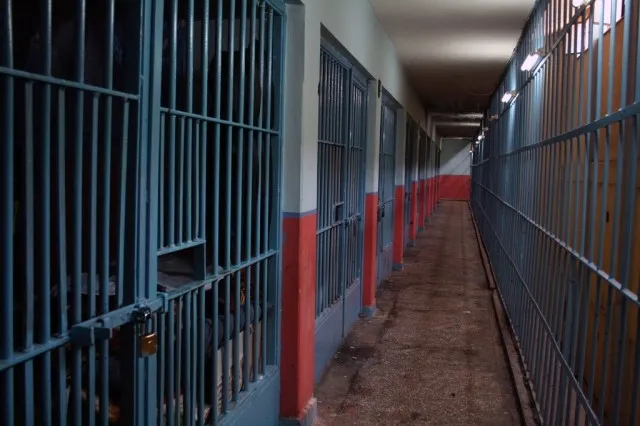 Cezaevlerinden tahliyeler başladı