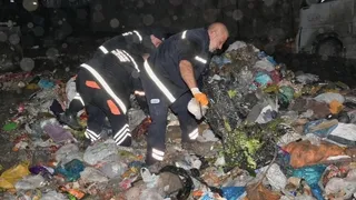 Çöpten servet çıktı! Sahibine teslim edildi