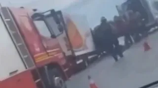 D-100’de tavuk Yüklü kamyonet kaza yaptı: 2 yaralı