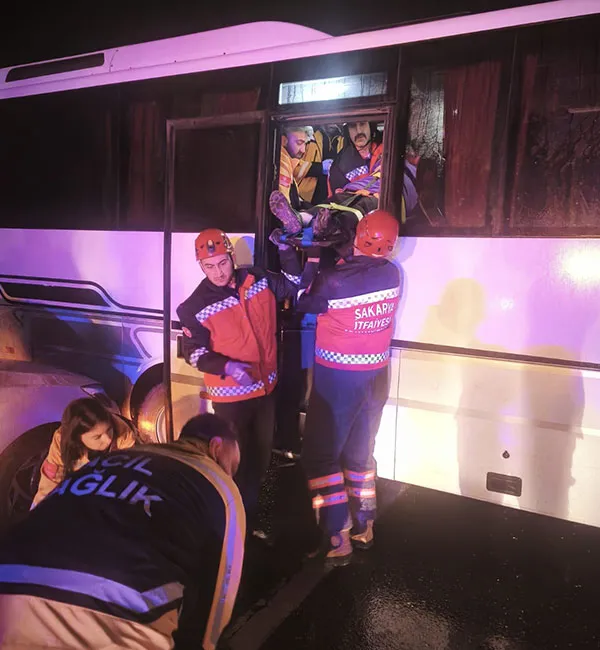 D-650'da kaza: Yaralılar var