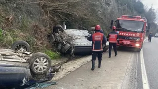 D-650'de otomobille takla attı