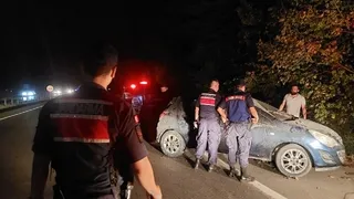 D140'ta Şarampole Uçan Otomobilde Aile Dehşeti! 3 Kişi Yaralandı