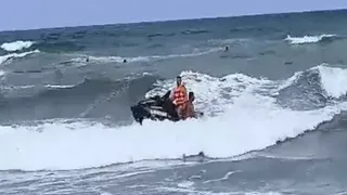 Dalgalara kapılan 2 kişi kurtarıldı: Birinin durumu ağır