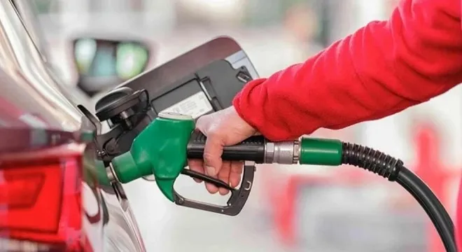 Depoları fulleyin; Benzine zam geliyor