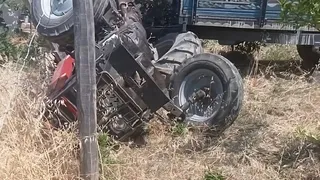 Devrilen traktörün sürücüsü yaralandı