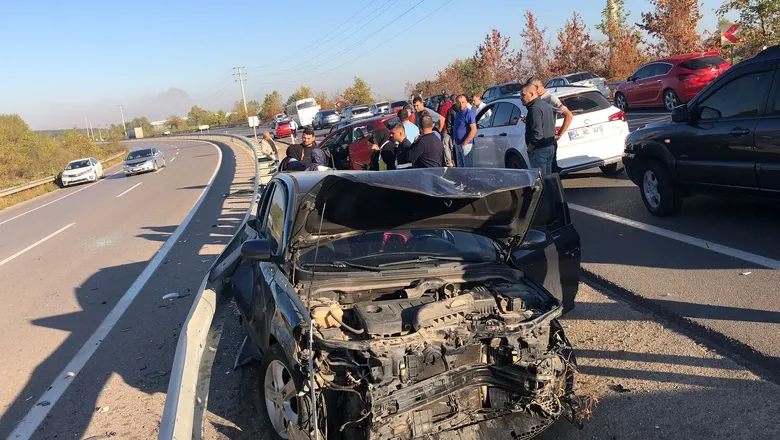 Dokurcun yolunda kaza; Yaralılar var