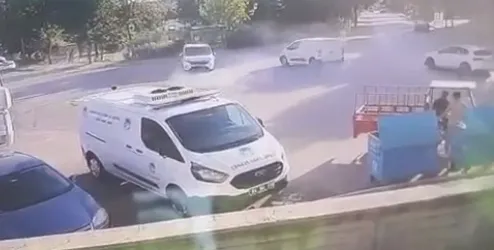 Düğün konvoyunda caddeyi kapatıp drift attılar