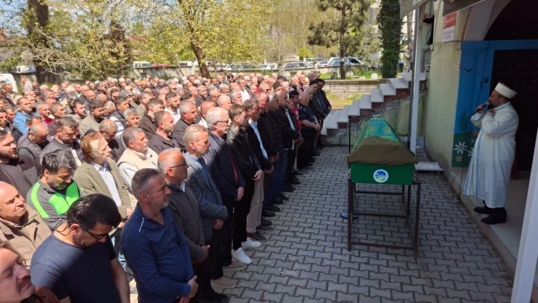 Emine Budinli Toprağa  Verildi