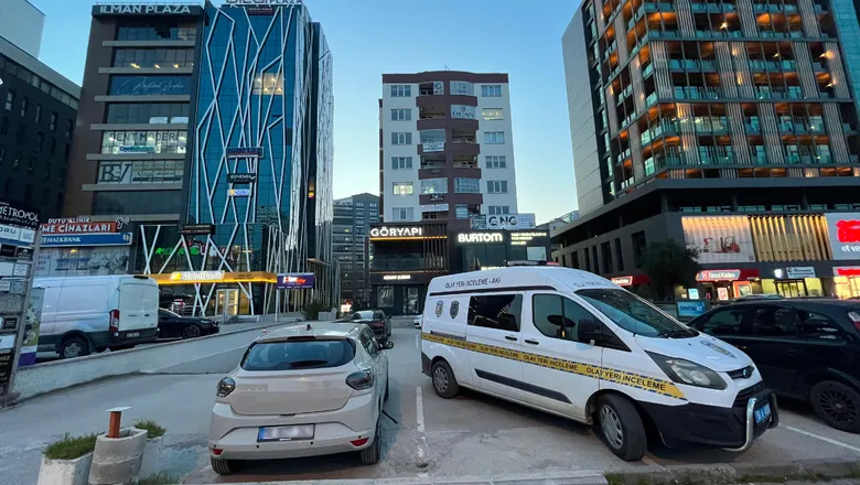 Eski sevgilisi öldürdü, ardından kendini vurdu