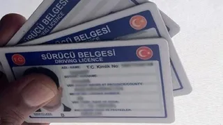 Eski tip ehliyetler için süre doldu