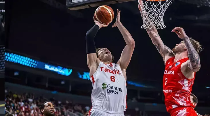 EuroBasket 2025: 12 Dev Adam Yarı Finalde! Türkiye, Polonya’yı 91-77 Mağlup Etti