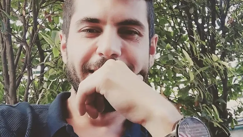 Evde silahla vurulmuş halde ölü bulundu