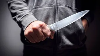 Evlat dehşeti; Babasını bıçakladı