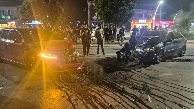 Feci kazada 2 kişi yaralandı