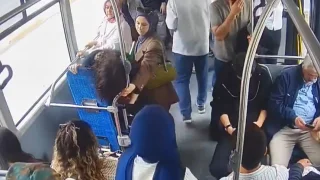 Fenalaşan yolcu böyle hastaneye yetiştirildi