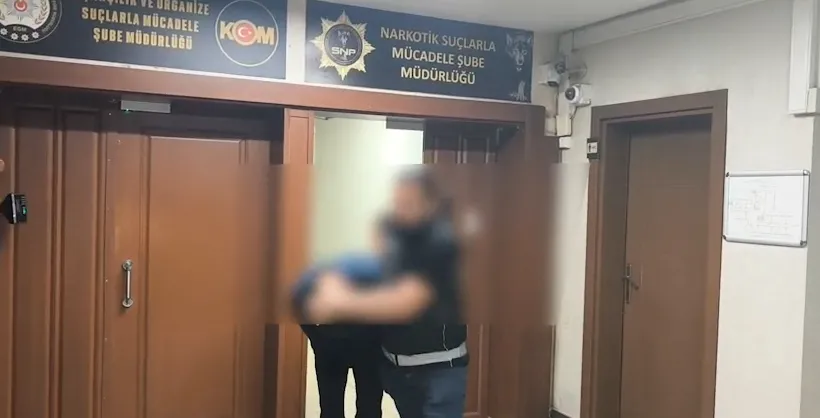 Firari uyuşturucu ile yakalandı