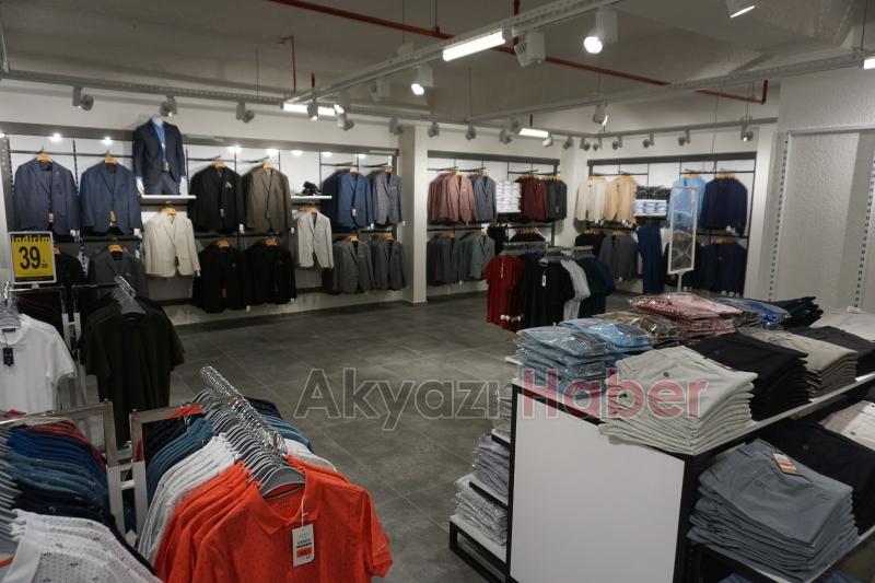 Giysa Akyazı Şubesi Yoğun Katılımla Açıldı