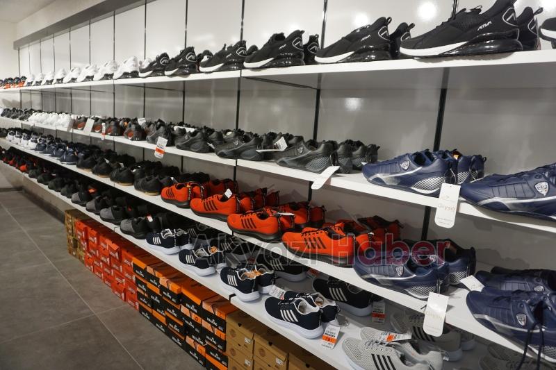 Giysa Akyazı Şubesi Yoğun Katılımla Açıldı