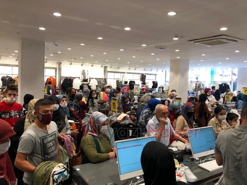 Giysa Akyazı Şubesi Yoğun Katılımla Açıldı