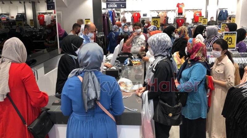 Giysa Akyazı Şubesi Yoğun Katılımla Açıldı