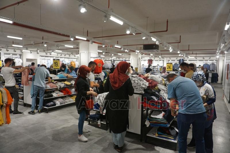 Giysa Akyazı Şubesi Yoğun Katılımla Açıldı