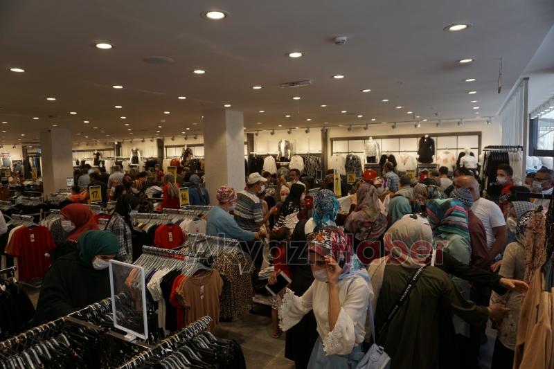 Giysa Akyazı Şubesi Yoğun Katılımla Açıldı