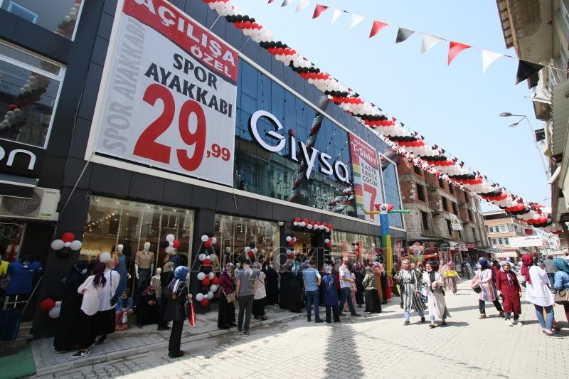 Giysa Akyazı Şubesi Yoğun Katılımla Açıldı
