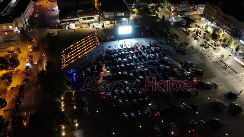 Sakarya'da açık hava sinemasına büyük ilgi