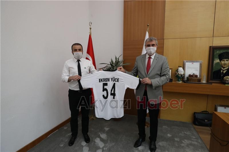 Sakaryaspor’a 100 bin TL’lik destek