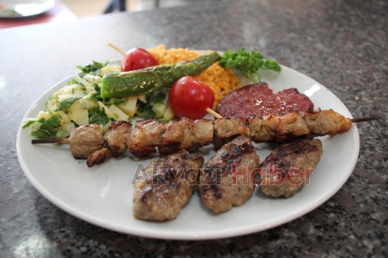 İkizler Etçim Restaurant hizmete devam ediyor