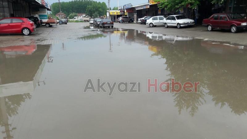 Sanayi sitesi göle döndü