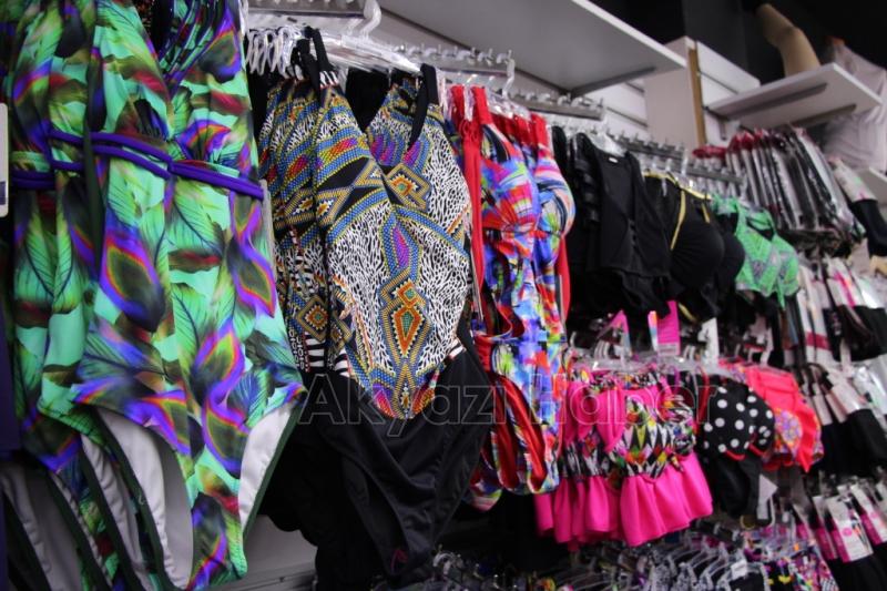 Dünyaca Ünlü Markalar Rengarenk Mağazasında