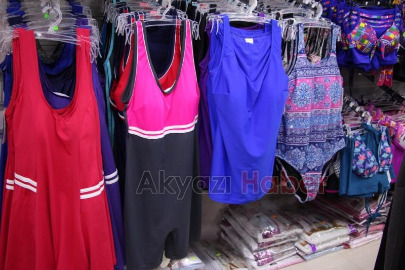 Dünyaca Ünlü Markalar Rengarenk Mağazasında