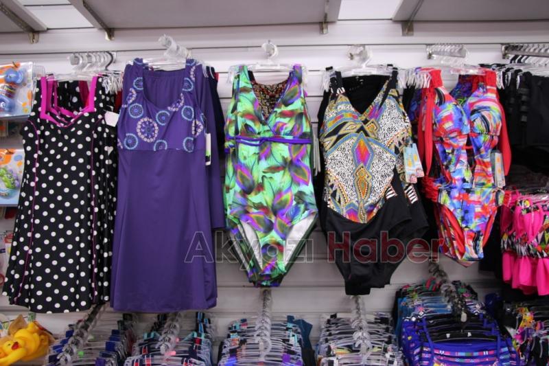 Dünyaca Ünlü Markalar Rengarenk Mağazasında