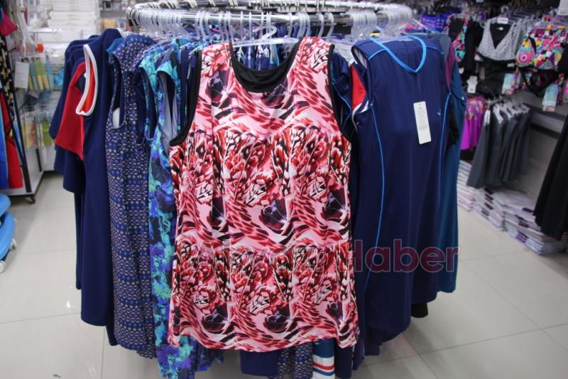 Dünyaca Ünlü Markalar Rengarenk Mağazasında