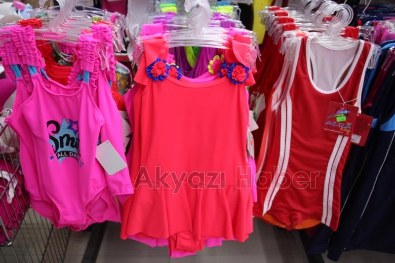 Dünyaca Ünlü Markalar Rengarenk Mağazasında