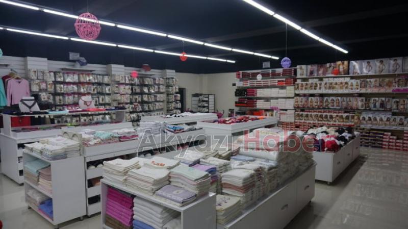 Dünyaca Ünlü Markalar Rengarenk Mağazasında