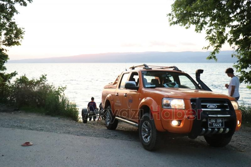 Serinlemek için Sapanca Gölüne girdi boğuldu